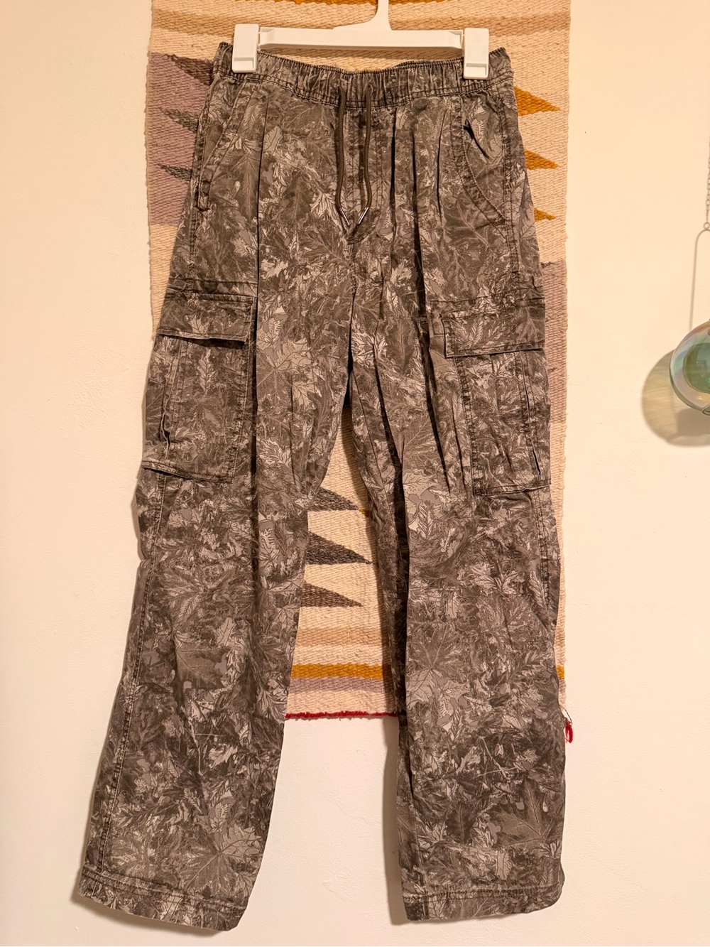 Men's Camo Printed Cargo Pants - Casual Utility Styled